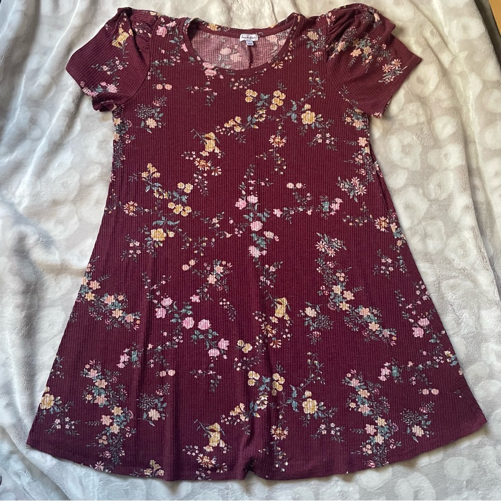 Love, Fire Burgundy Floral Short Sleeve Swing Dress with Gather Sleeves Size XL